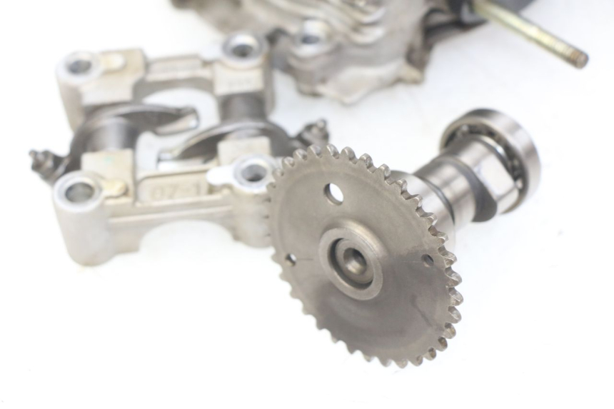 photo de GŁOWICA CYLINDRÓW PEUGEOT V-CLIC VCLIC 50 (2007 - 2013) - Szczegóły charakterystyczne