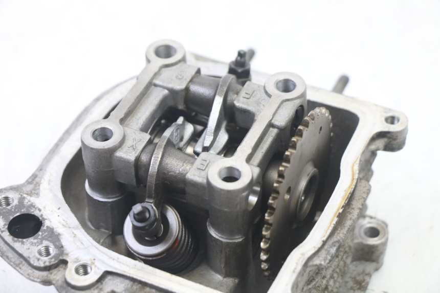 photo de GŁOWICA CYLINDRÓW PEUGEOT V-CLIC VCLIC 50 (2007 - 2013) - Alternatywny kąt