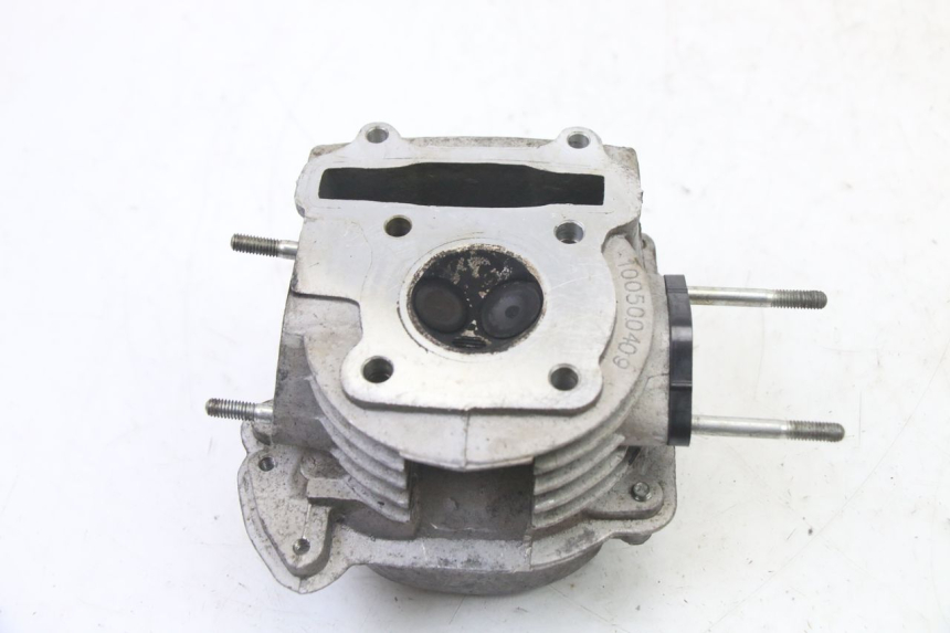 photo de GŁOWICA CYLINDRÓW PEUGEOT V-CLIC VCLIC 50 (2007 - 2013) - Zbliżenie techniczne