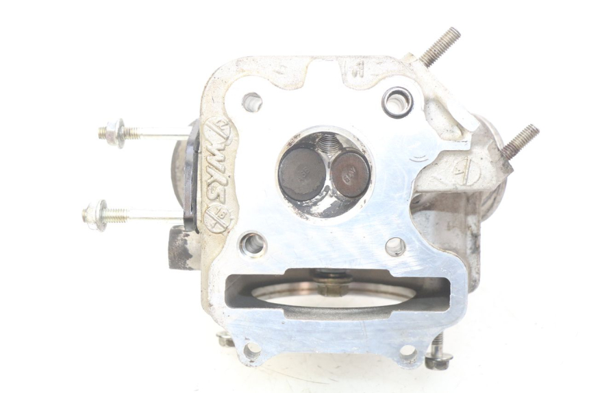 photo de GŁOWICA CYLINDRÓW PEUGEOT VIVACITY NEW 4T 50 (2008 - 2017) - Zoom stanu zużycia