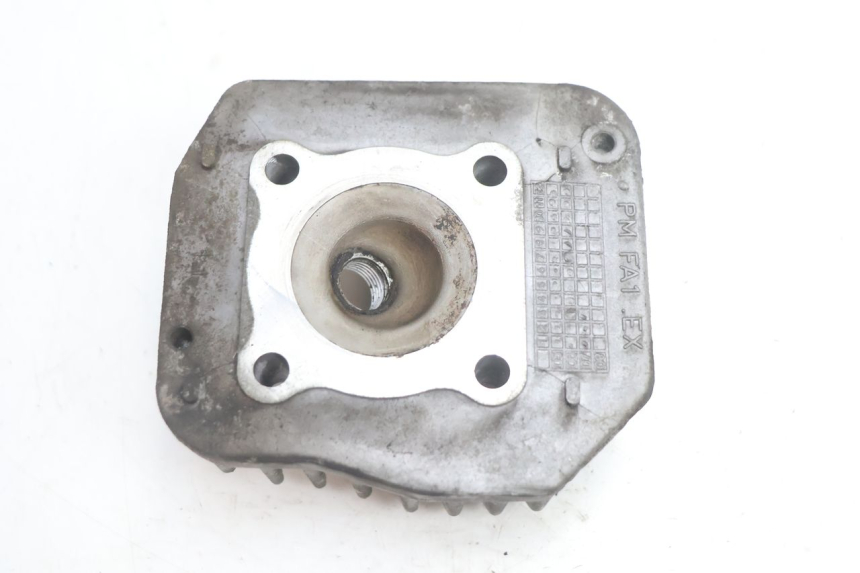 photo de GŁOWICA CYLINDRA PEUGEOT VIVACITY 50 (2004 - 2009) - Zbliżenie techniczne