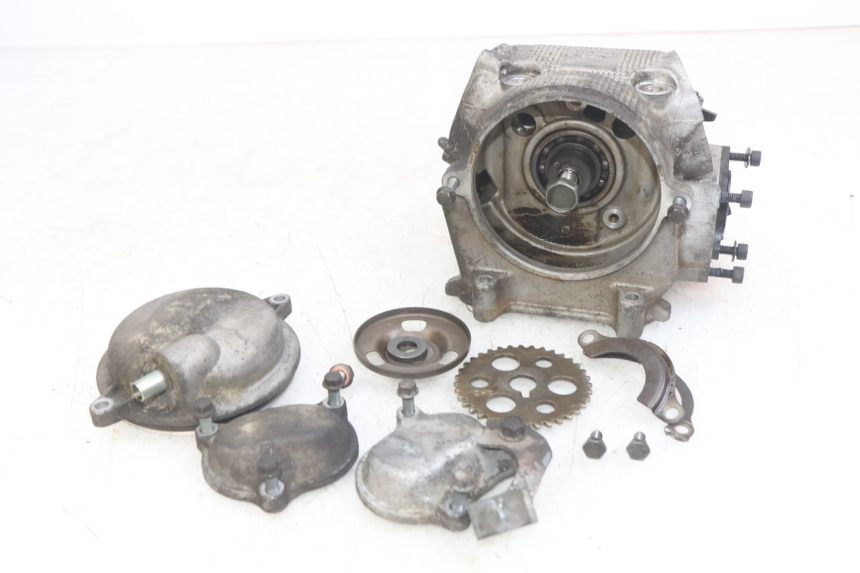 photo de GŁOWICA SILNIKA YAMAHA X-MAX XMAX 250 (2006 - 2009) - Zbliżenie komponentów