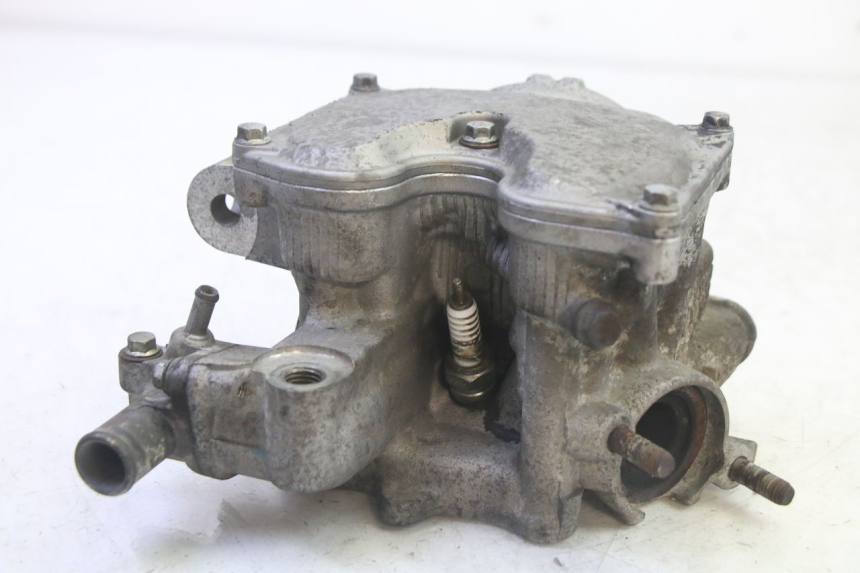 photo de GŁOWICA SILNIKA YAMAHA X-MAX XMAX 125 (2010 - 2013) - Struktura - zbliżenie