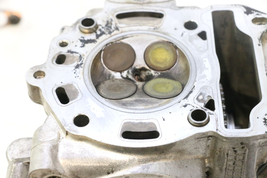 photo de GŁOWICA CYLINDRÓW PIAGGIO X9 EVOLUTION 125 (2003 - 2007) - Inny kąt widzenia