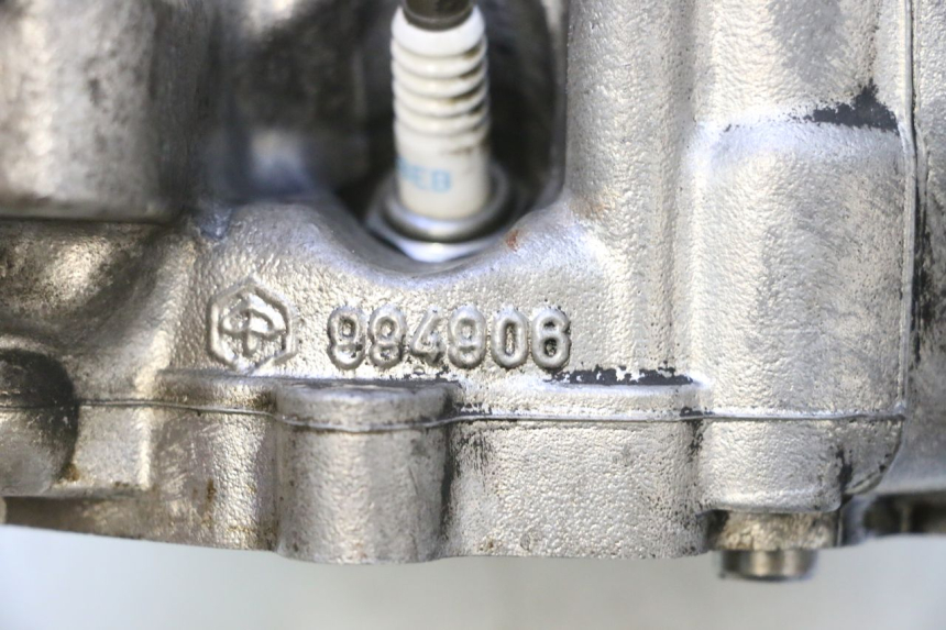 photo de GŁOWICA CYLINDRÓW PIAGGIO X9 EVOLUTION 125 (2003 - 2007) - Zbliżenie techniczne