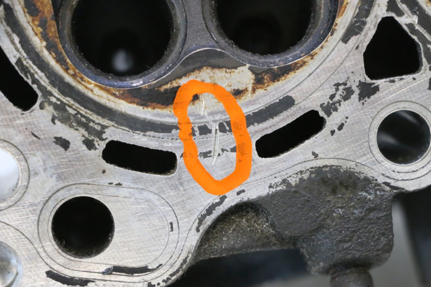 photo de GŁOWICA CYLINDRÓW YAMAHA XJ6 ABS 600 (2008 - 2016) - Widok produktu