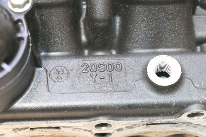 photo de GŁOWICA CYLINDRÓW YAMAHA XJ6 ABS 600 (2008 - 2016) - Zbliżenie komponentów