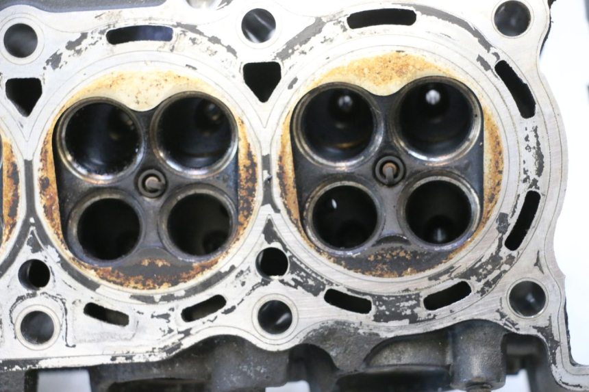 photo de GŁOWICA CYLINDRÓW YAMAHA XJ6 ABS 600 (2008 - 2016) - Stan powierzchni