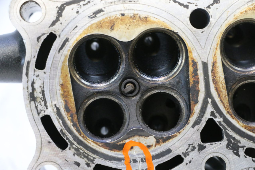 photo de GŁOWICA CYLINDRÓW YAMAHA XJ6 ABS 600 (2008 - 2016) - Oznaczenia i referencje