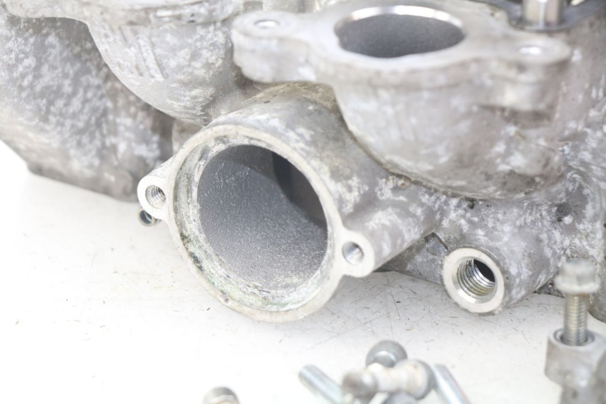 photo de GŁOWICA CYLINDRÓW YAMAHA XP T-MAX TMAX ABS 530 (2012 - 2015) - Zbliżenie komponentów