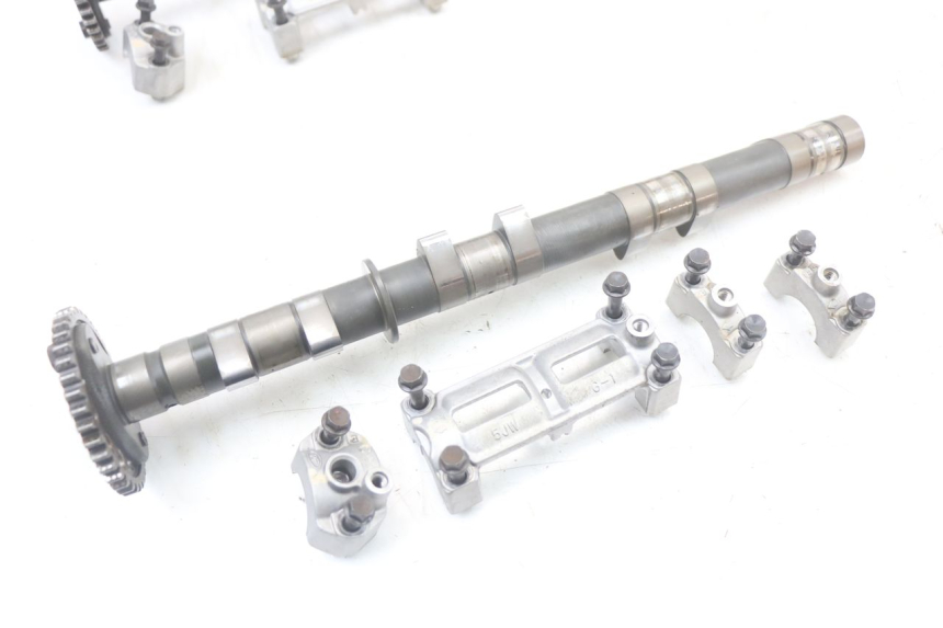 photo de GŁOWICA CYLINDRÓW YAMAHA FJR ABS 1300 (2006 - 2012) - Widok z bliska