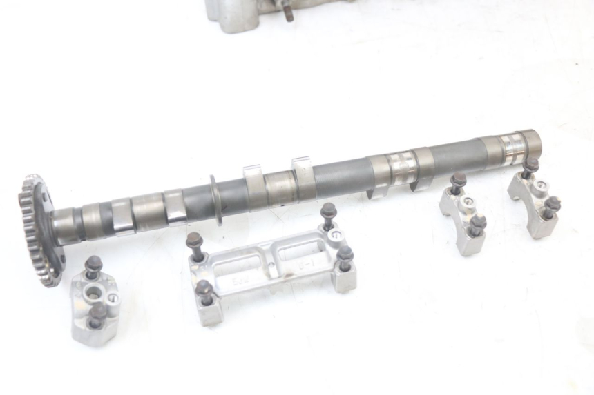 photo de GŁOWICA CYLINDRÓW YAMAHA FJR ABS 1300 (2006 - 2012) - Alternatywny kąt