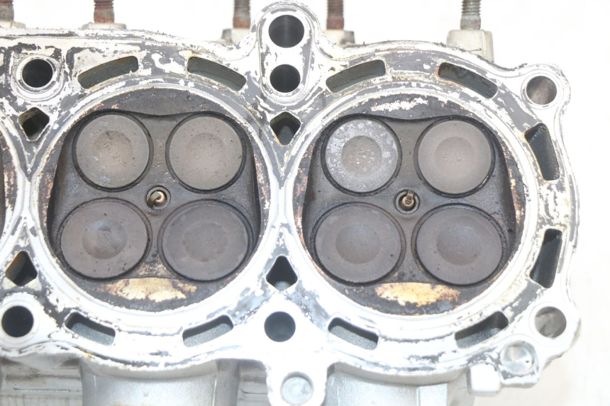 photo de GŁOWICA CYLINDRÓW YAMAHA FJR ABS 1300 (2006 - 2012) - Zoom stanu zużycia