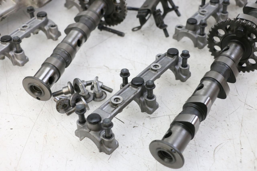 photo de GŁOWICA CYLINDRÓW YAMAHA FZS FAZER 600 (2001 - 2003) - Zoom jakości