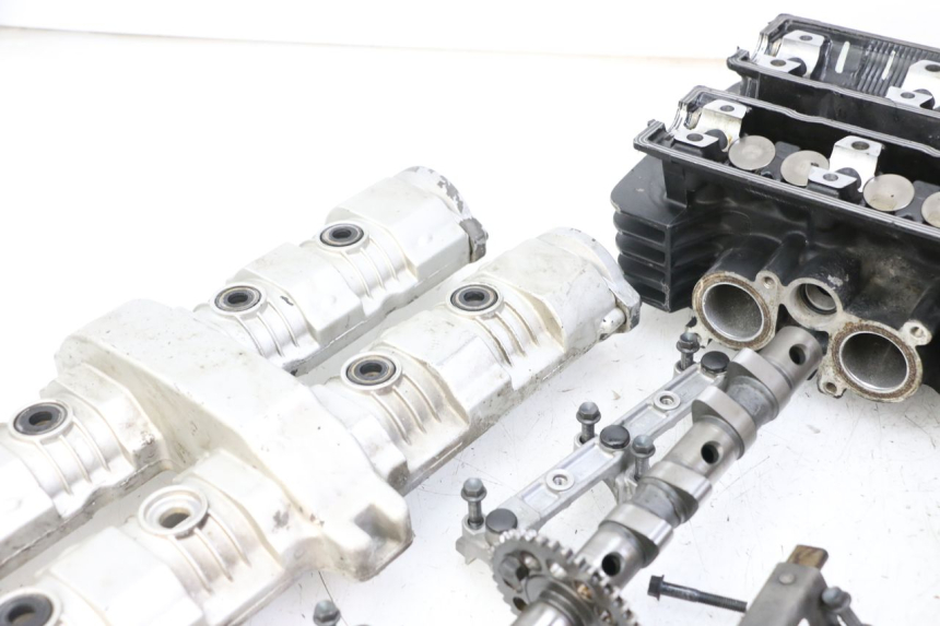 photo de GŁOWICA CYLINDRÓW YAMAHA FZS FAZER 600 (2001 - 2003) - Punkty mocowania