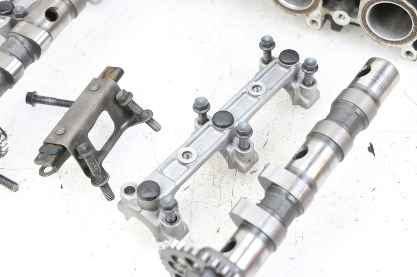 photo de GŁOWICA CYLINDRÓW YAMAHA FZS FAZER 600 (2001 - 2003) - Oznaczenia i referencje