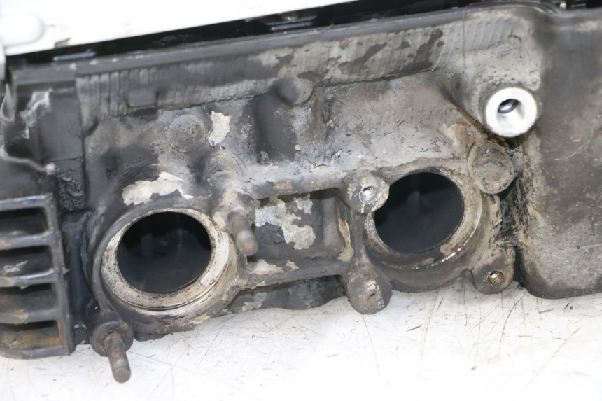 photo de GŁOWICA CYLINDRÓW YAMAHA FZS FAZER 600 (2001 - 2003) - Oznaczenia i referencje