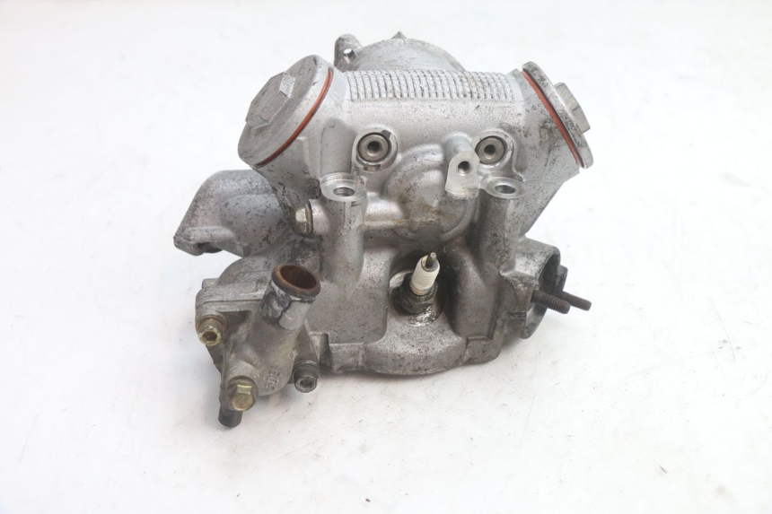 photo de GŁOWICA CYLINDRÓW YAMAHA YP MAJESTY 125 (1998 - 2001) - Szczegół części
