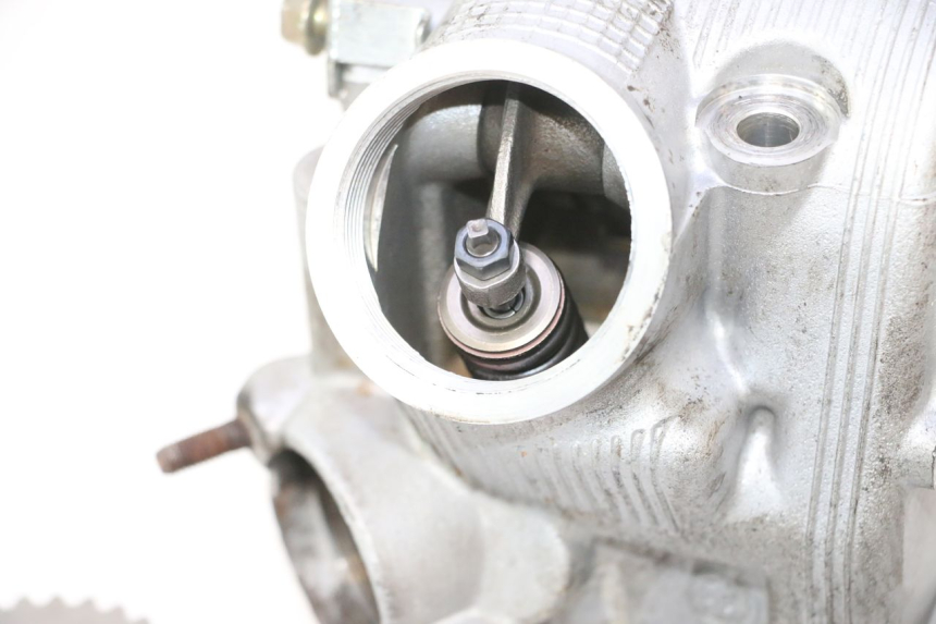 photo de GŁOWICA CYLINDRÓW YAMAHA YP MAJESTY 125 (1998 - 2001) - Alternatywny kąt