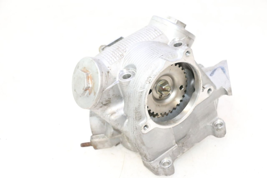 photo de GŁOWICA CYLINDRÓW YAMAHA YP MAJESTY 125 (1998 - 2001) - Zbliżenie techniczne