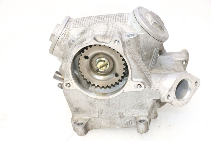 photo de GŁOWICA CYLINDRÓW YAMAHA YP MAJESTY 125 (2007 - 2010) - Zbliżenie techniczne