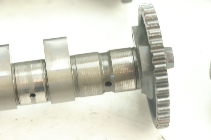 photo de GŁOWICA CYLINDRA YAMAHA YZF R6 600 (2008 - 2009) - Widok z bliska