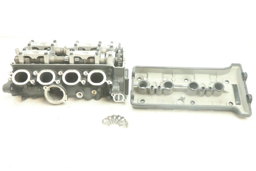 photo de GŁOWICA CYLINDRA YAMAHA YZF R6 600 (2008 - 2009) - Struktura - zbliżenie