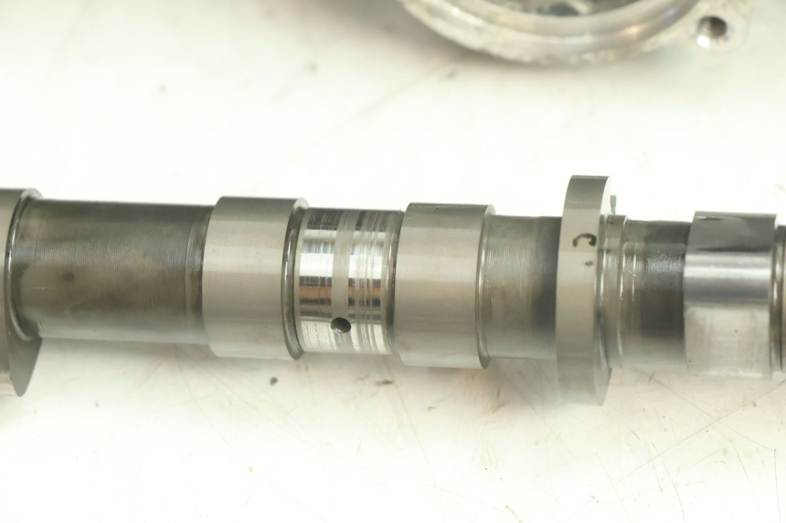 photo de GŁOWICA CYLINDRA YAMAHA YZF R6 600 (2008 - 2009) - Zbliżenie techniczne