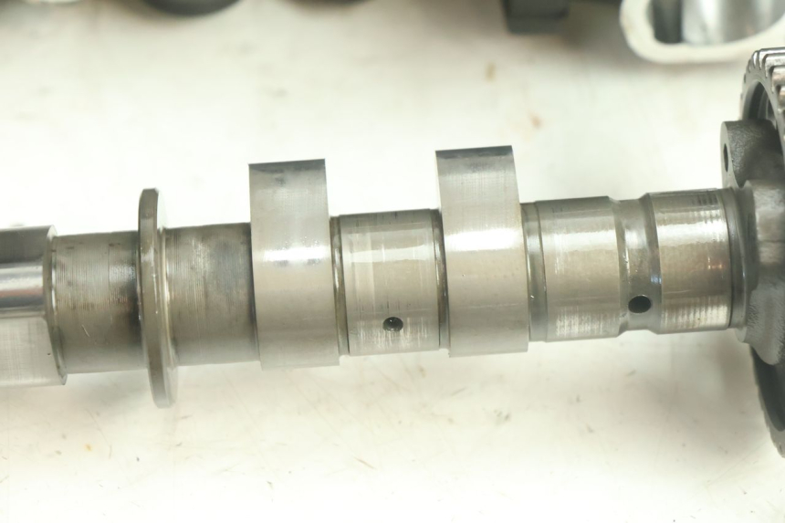 photo de GŁOWICA CYLINDRA YAMAHA YZF R6 600 (2008 - 2009) - Punkty mocowania