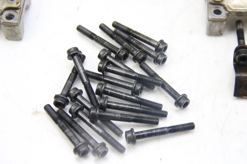 photo de GŁOWICA SILNIKA KAWASAKI Z ABS 1000 (2014 - 2020) - Alternatywny kąt