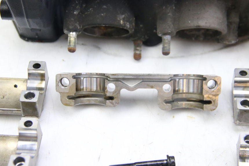 photo de GŁOWICA SILNIKA KAWASAKI Z ABS 1000 (2014 - 2020) - Zbliżenie techniczne