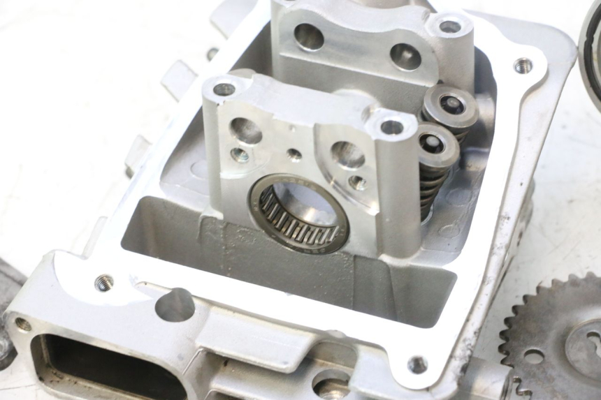 photo de GŁOWICA CYLINDRA PIAGGIO ZIP IGET 4T 50 (2021 - 2023) - Inny kąt widzenia