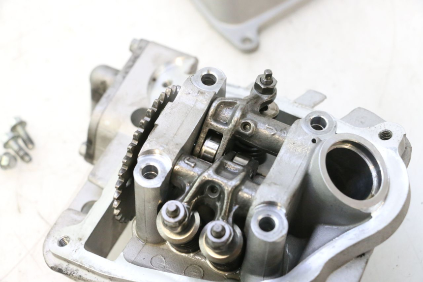 photo de GŁOWICA CYLINDRA PIAGGIO ZIP IGET 4T 50 (2021 - 2023) - Stan powierzchni