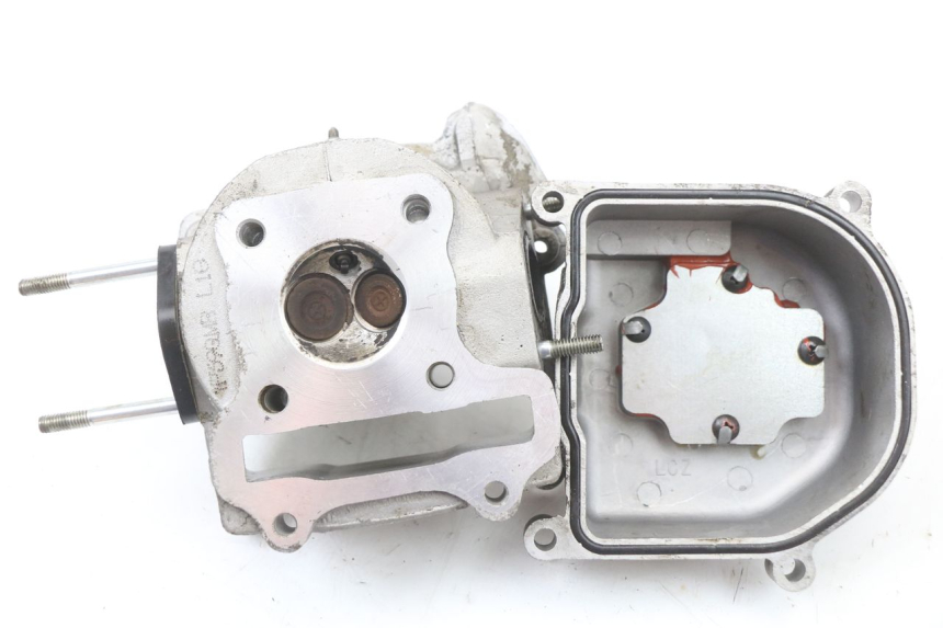 photo de GŁOWICA CYLINDRA UNIVERSAL BIKE ZN50QT-11B 50 (2018 - 2021) - Widok z bliska