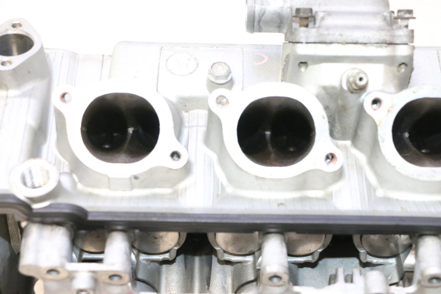 photo de GŁOWICA CYLINDRA KAWASAKI ZX-6R ZX6R 600 (2000 - 2002) - Szczegóły charakterystyczne