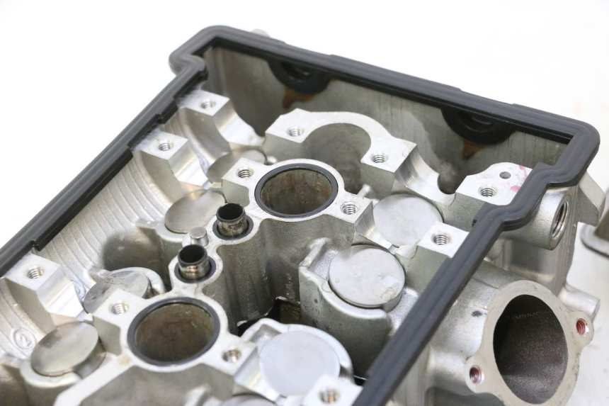 photo de GŁOWICA CYLINDRA KAWASAKI ZX-6R ZX6R 600 (2000 - 2002) - Inny kąt widzenia