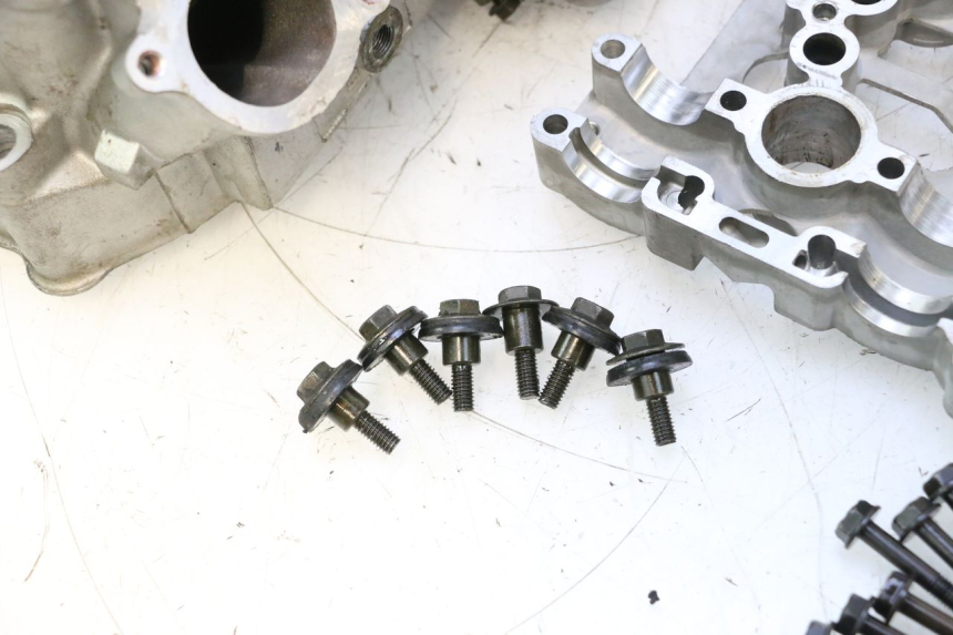 photo de GŁOWICA CYLINDRA KAWASAKI ZX-6R ZX6R 600 (2000 - 2002) - Oznaczenia i referencje