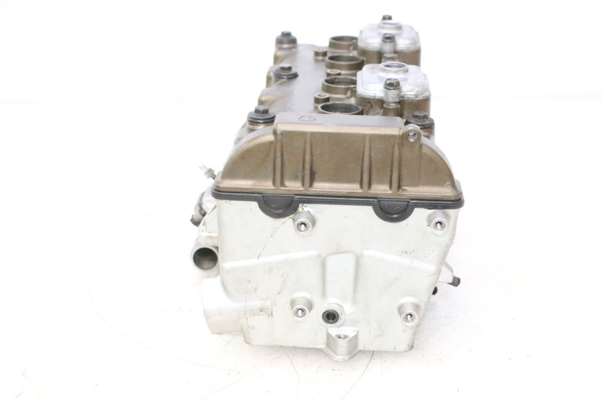 photo de GŁOWICA CYLINDRA KAWASAKI ZX-6R ZX6R 600 (2000 - 2002) - Zbliżenie techniczne