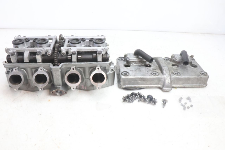 photo de GŁOWICA CYLINDRA KAWASAKI ZZR 600 (1995 - 2004) - Widok profilu