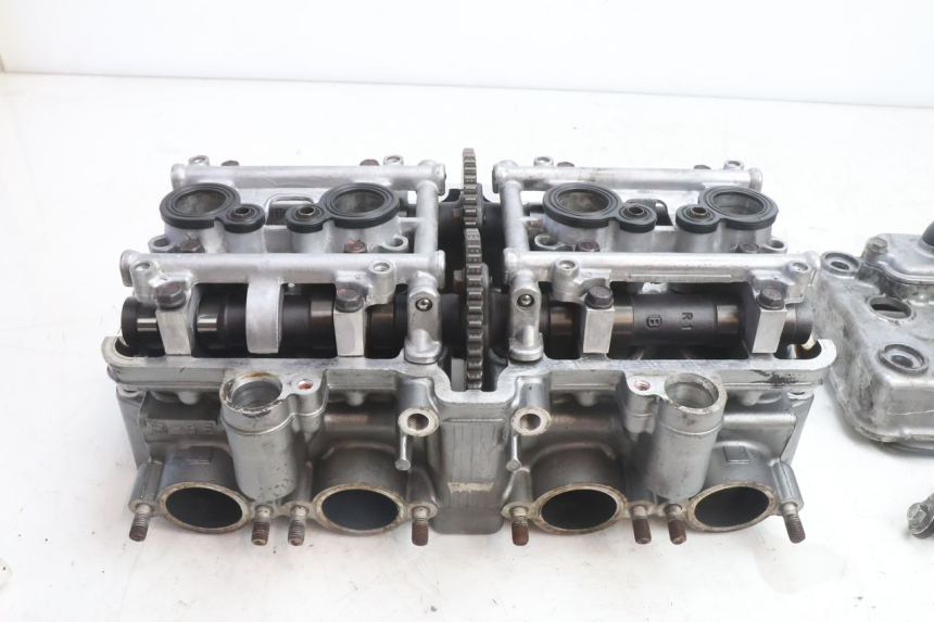photo de GŁOWICA CYLINDRA KAWASAKI ZZR 600 (1995 - 2004) - Szczegół części