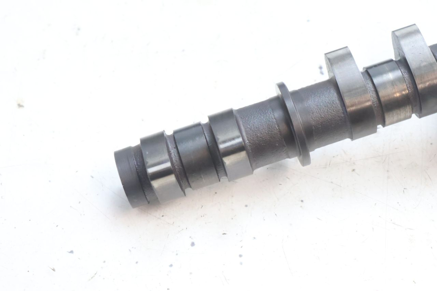 photo de GŁOWICA CYLINDRA KAWASAKI ZZR 600 (1995 - 2004) - Zbliżenie techniczne
