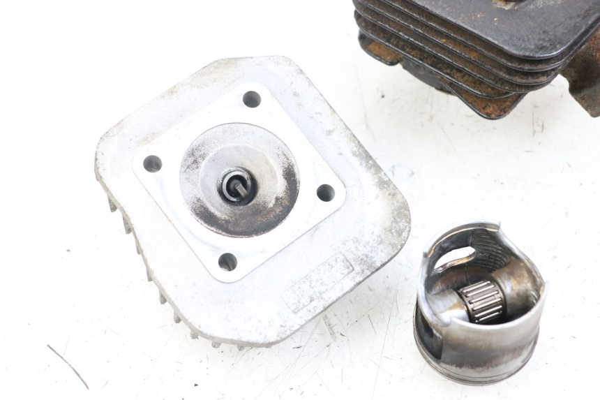 photo de CYLINDER PEUGEOT BUXY 50 (1993 - 1998) - Zbliżenie komponentów