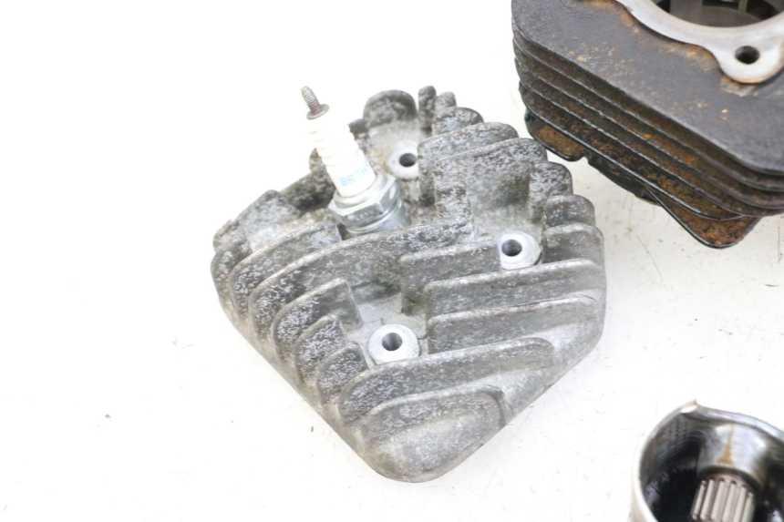 photo de CYLINDER PEUGEOT BUXY 50 (1993 - 1998) - Widok z bliska