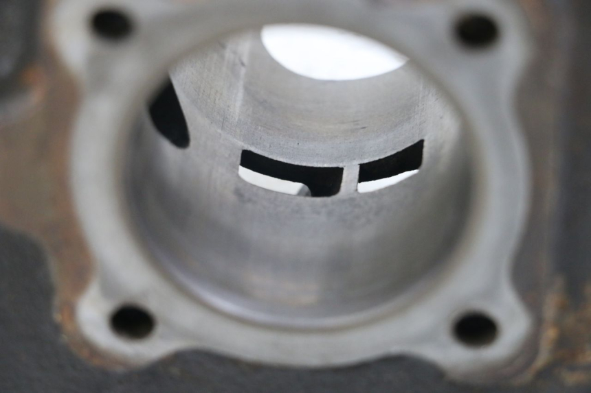 photo de CYLINDER PEUGEOT BUXY 50 (1993 - 1998) - Punkty mocowania