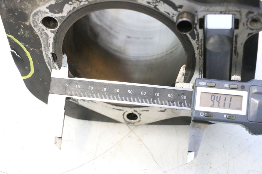 photo de CYLINDER SUZUKI DR S 600 (1985 - 1989) - Szczegół części