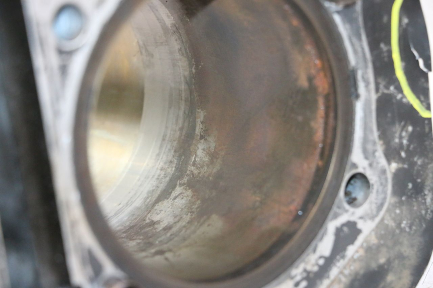 photo de CYLINDER SUZUKI DR S 600 (1985 - 1989) - Zbliżenie techniczne