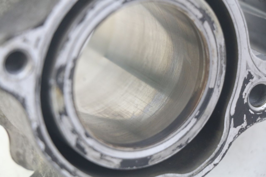 photo de CYLINDER HONDA FES PANTHEON 125 (2003 - 2007) - Zoom stanu zużycia