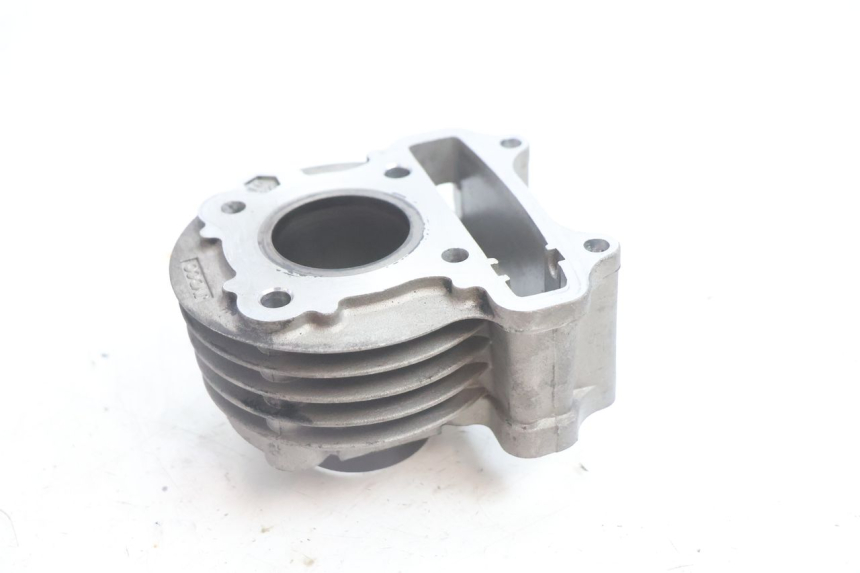 photo de CYLINDER PEUGEOT KISBEE 4T 50 (2010 - 2017) - Widok główny