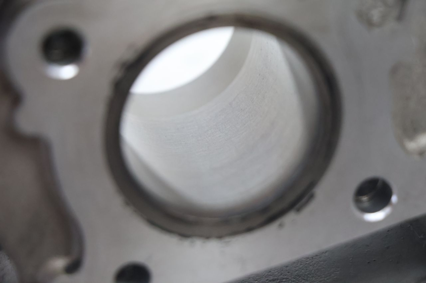photo de CYLINDER PEUGEOT KISBEE 4T 50 (2010 - 2017) - Zbliżenie techniczne