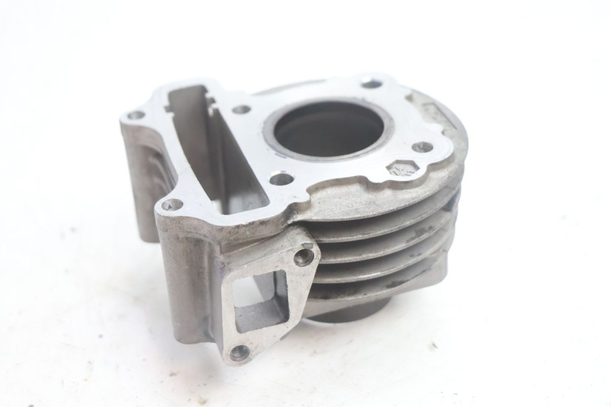 photo de CYLINDER PEUGEOT KISBEE 4T 50 (2010 - 2017) - Stan powierzchni